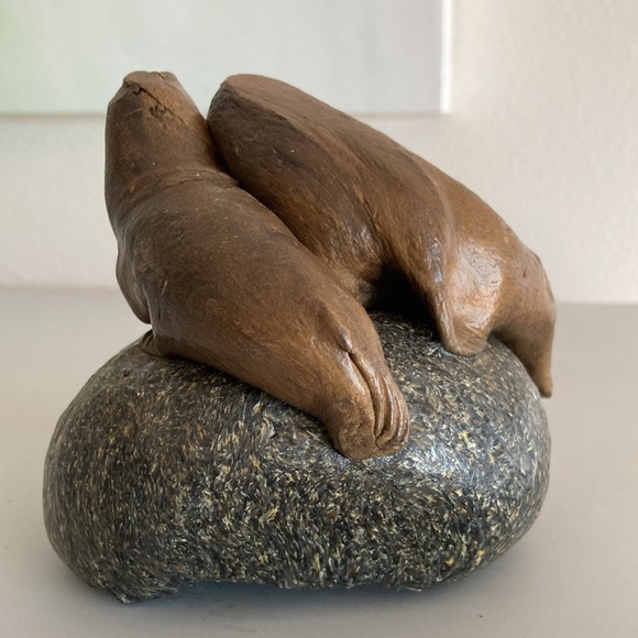 Gloria Shinn Wax Carved Sculpture 3 Seals Sea Lions on a Rock Vintage Art Piece - Picture 8 of 11